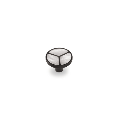 KQKN Mercedes Knob